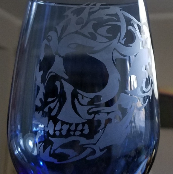 Etched Tribal Skull long stem wine glass - Picture 1 of 1